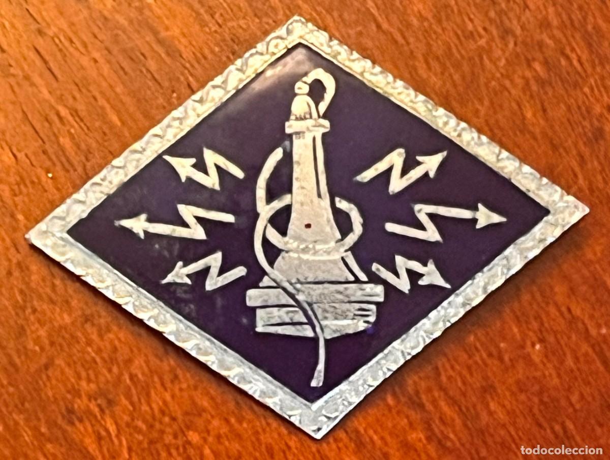 Militaria: Antigua insignia rombo especialidad de telefonia militar, esmaltes, mide 5 x 3,7 cms. Sistema de imp