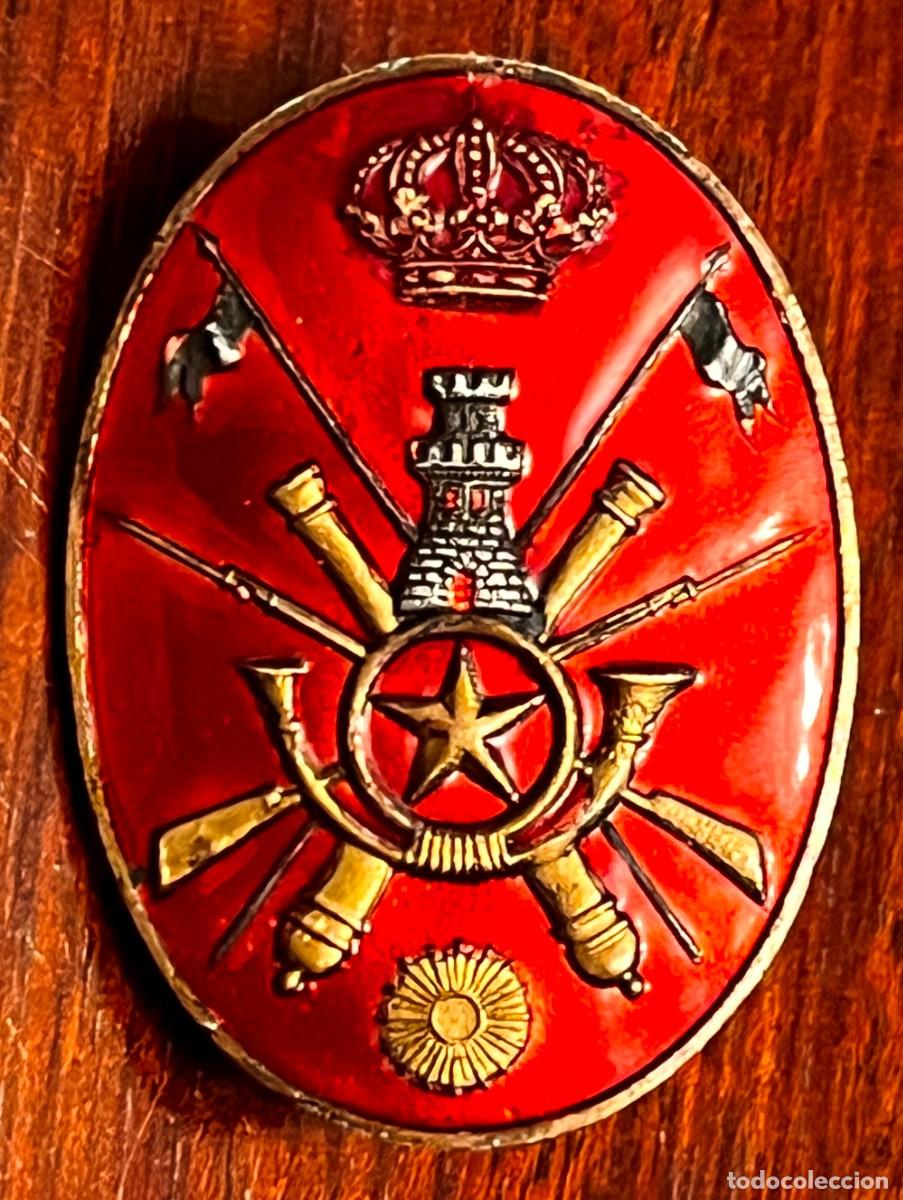 Militaria: Insignia de la Academia General Militar de Zaragoza, en su segunda versi&oacute;n utilizada entre 1927 y 19