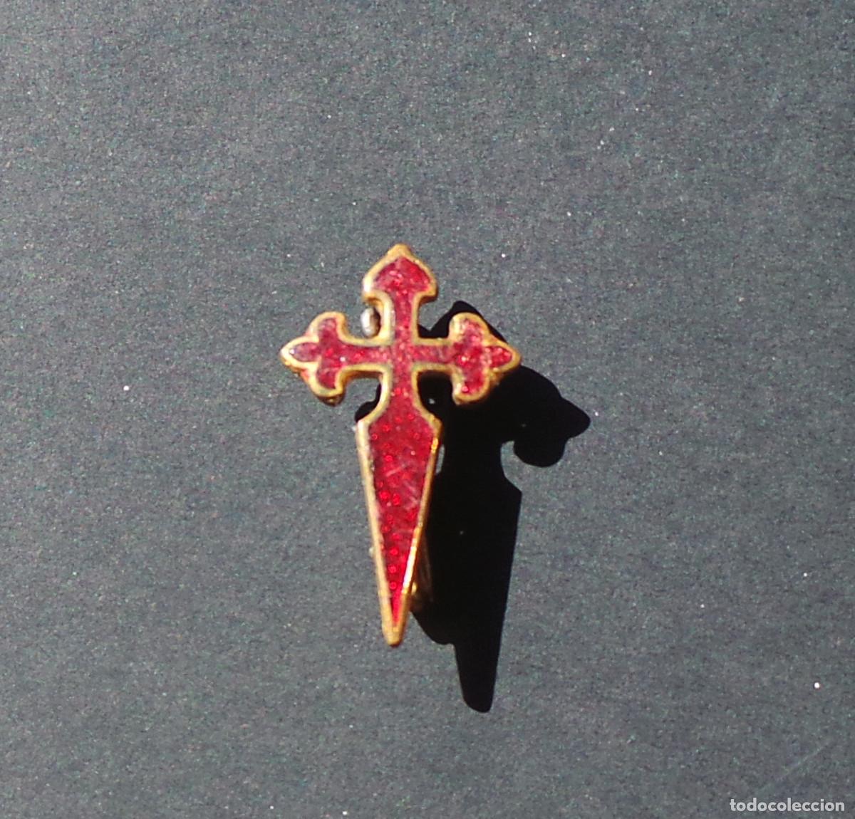 Militaria: INSIGNIA DE SOLAPA CRUZ DE SANTIAGO. EMBLEMA MILITAR DEL ARMA DE CABALLER&Iacute;A.