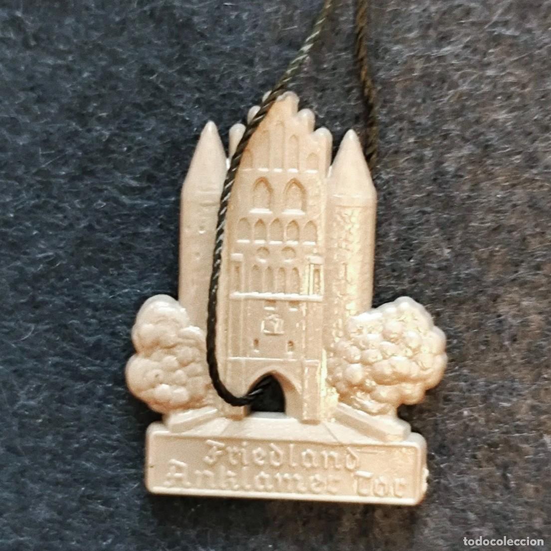 Militaria: MEDALLA DE LA PUERTA DE ANKLAMER FRIEDLAND - AYUDA DE INVIERNO.BAQUELITA.III REICH.A&Ntilde;OS 1933-45 RARA
