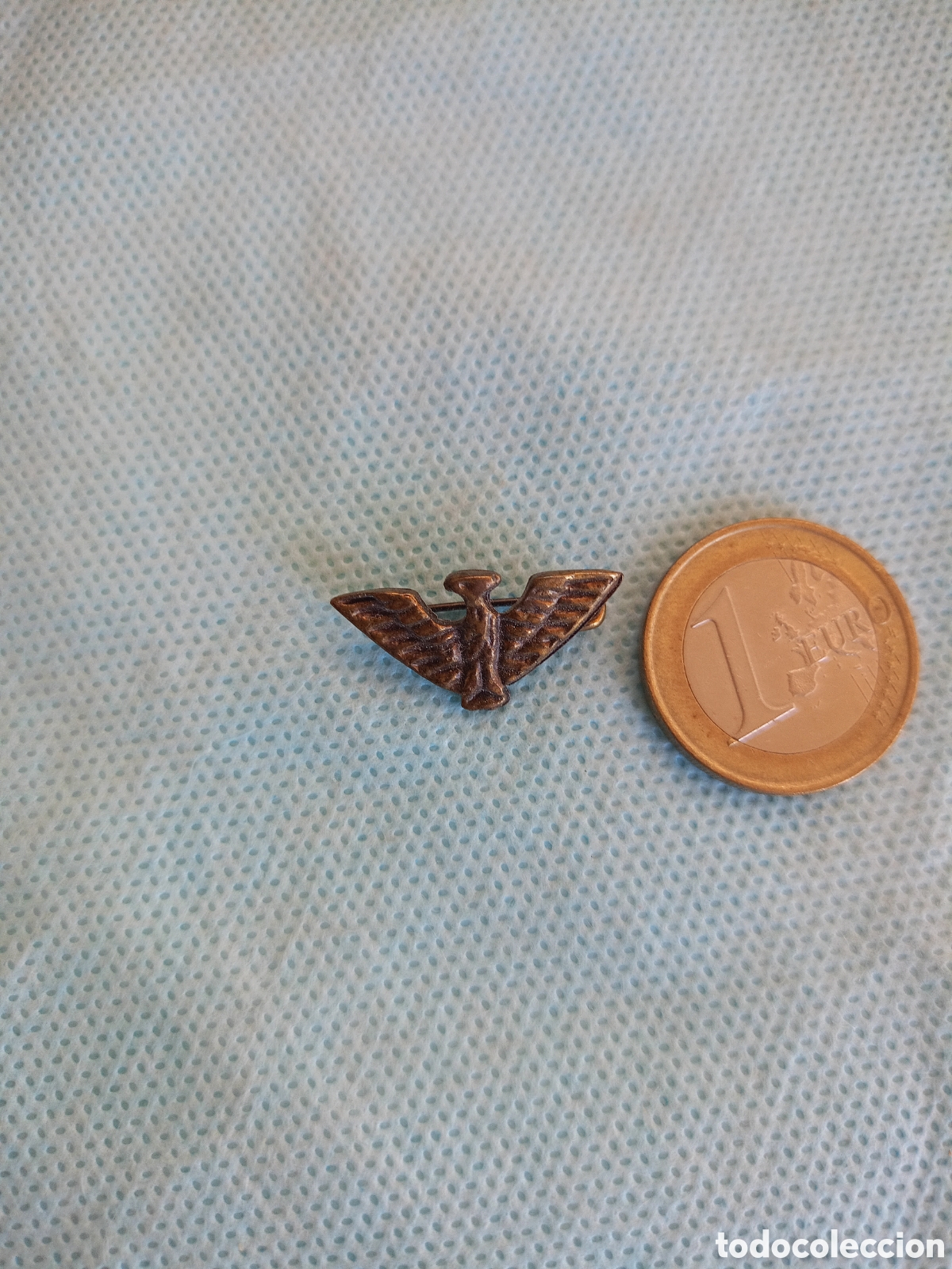 Militaria: ANTIGUA INSIGNIA DE ALFILER &Aacute;GUILA