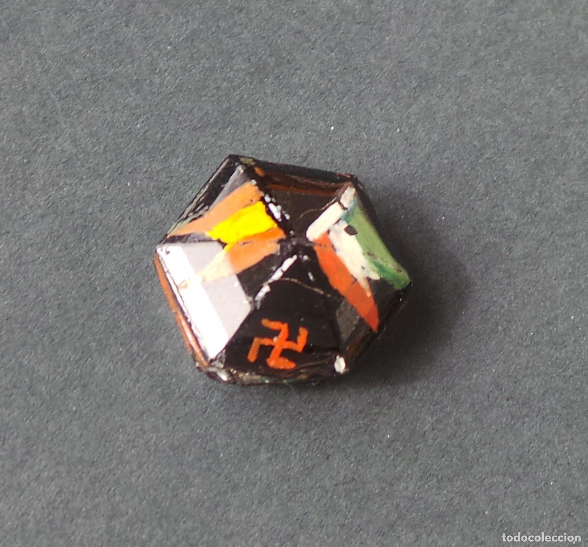 Militaria: INSIGNIA POL&Iacute;TICA ALIANZA EJE II GM. BANDERAS ESPA&Ntilde;A, ITALIA Y ALEMANIA EN PASTA CON ESV&Aacute;STICA