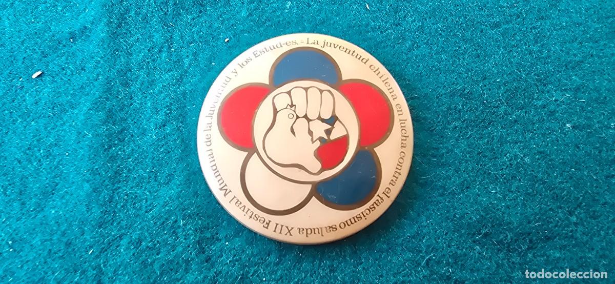 Militaria: CHAPA DEL XII FESTIVAL MUNDIAL DE LA JUVENTUD Y LOS ESTUD-ES EN MOSCU (1985)