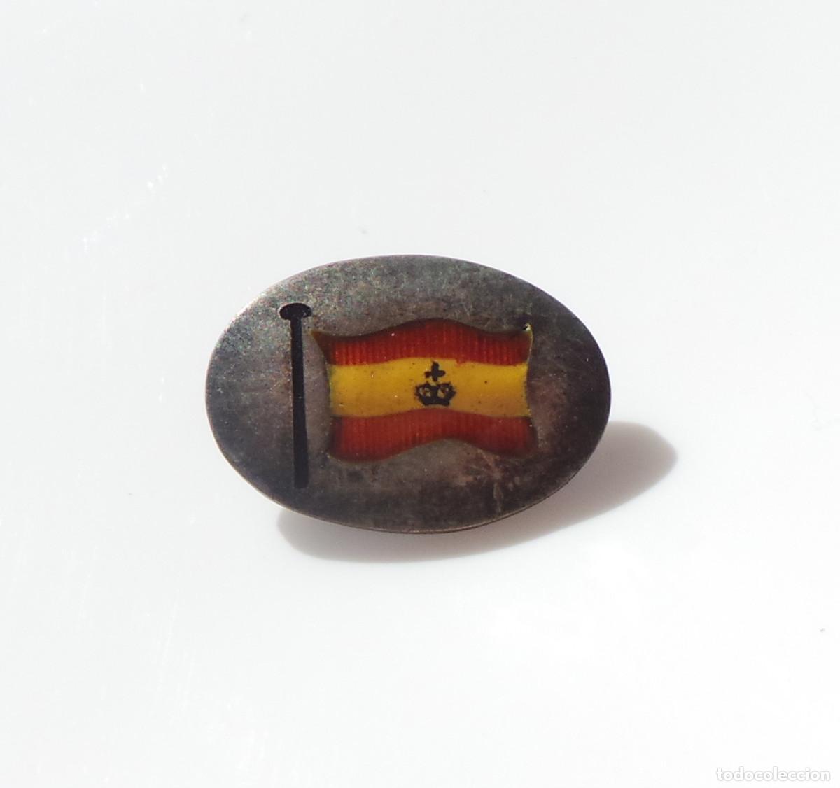 Militaria: INSIGNIA OVALADA PLATA Y ESMALTE. BANDERA DE ESPA&Ntilde;A CON CORONA REAL. BUEN ESTADO, P&Aacute;TINA NATURAL
