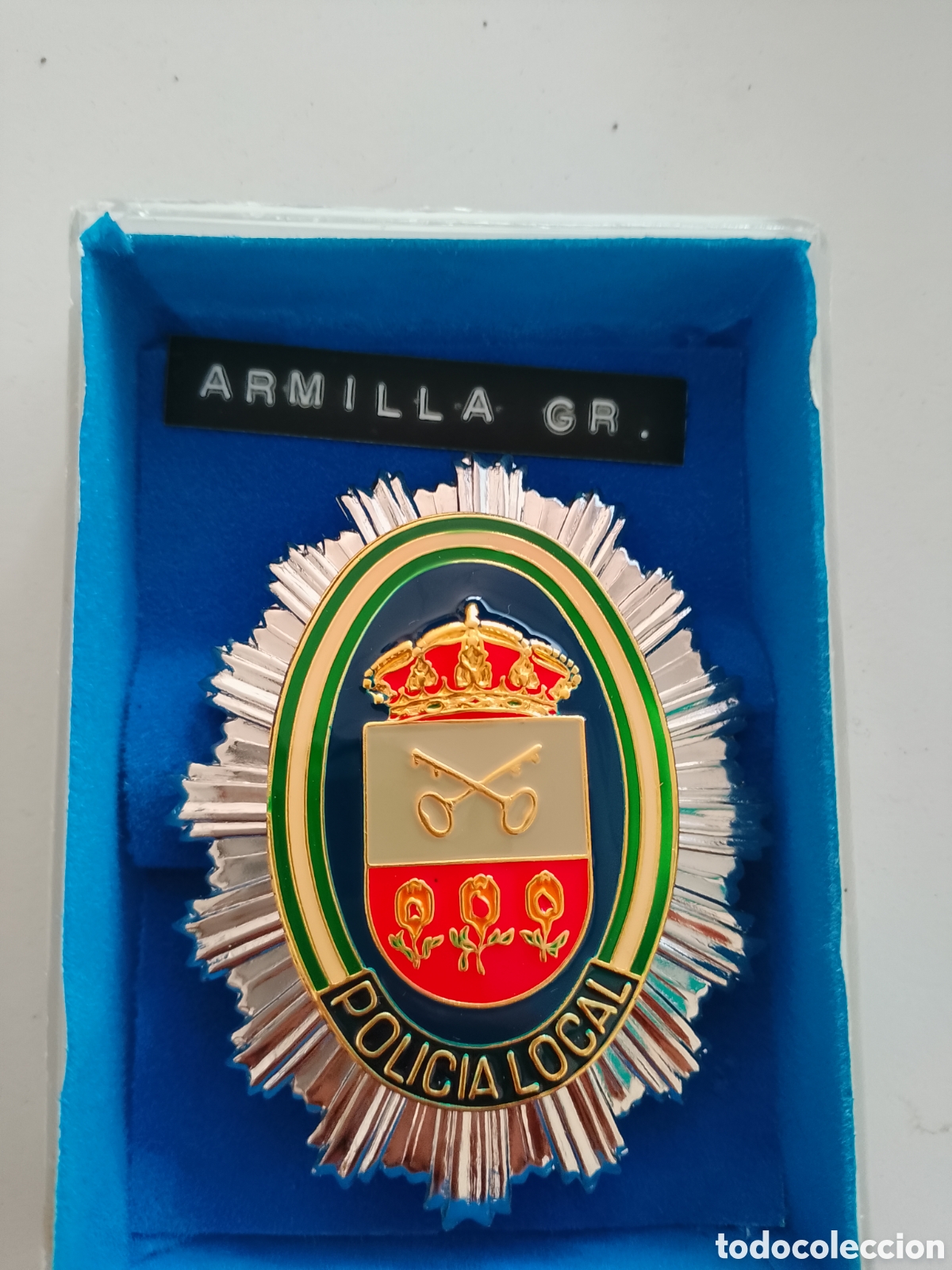 Militaria: Placa insignia polic&iacute;a local Armilla granada