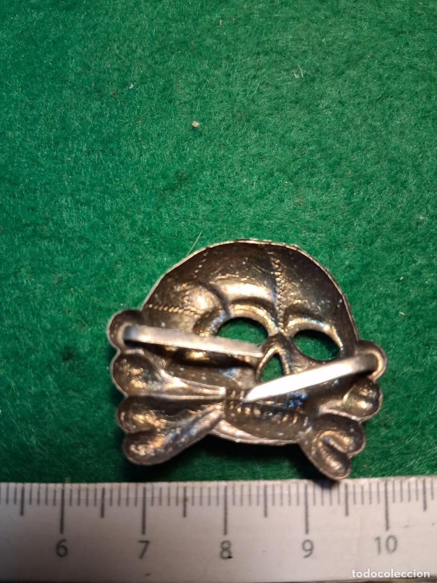 Militaria: INSIGNIA SIMIL TOTENKOPF - Foto 2