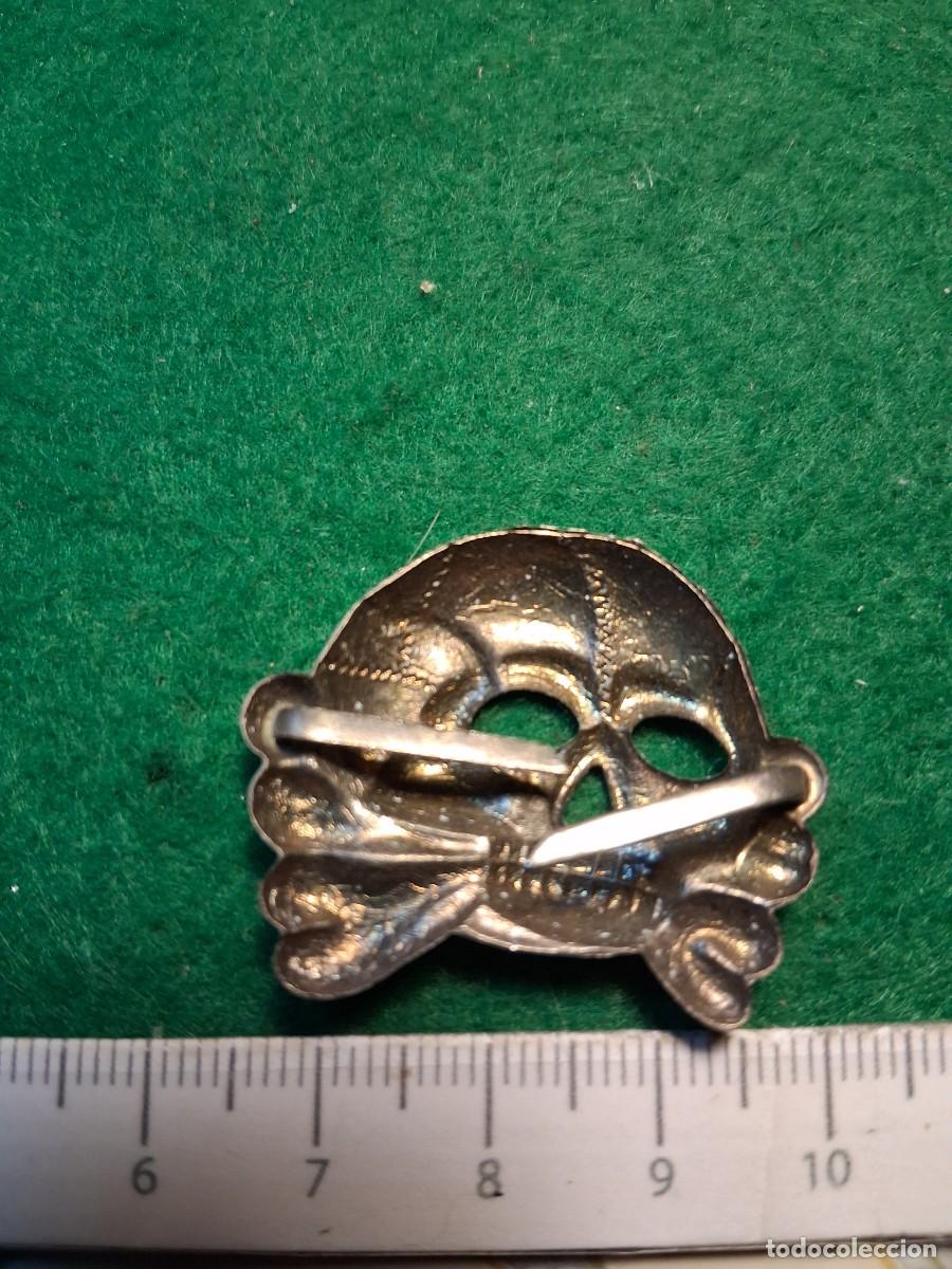 Militaria: INSIGNIA SIMIL TOTENKOPF - Foto 3