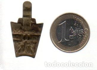 Militaria: EMBLEMA AUXILIO SOCIAL. GUERRA CIVIL. ALEGORIA AL TRABAJO.