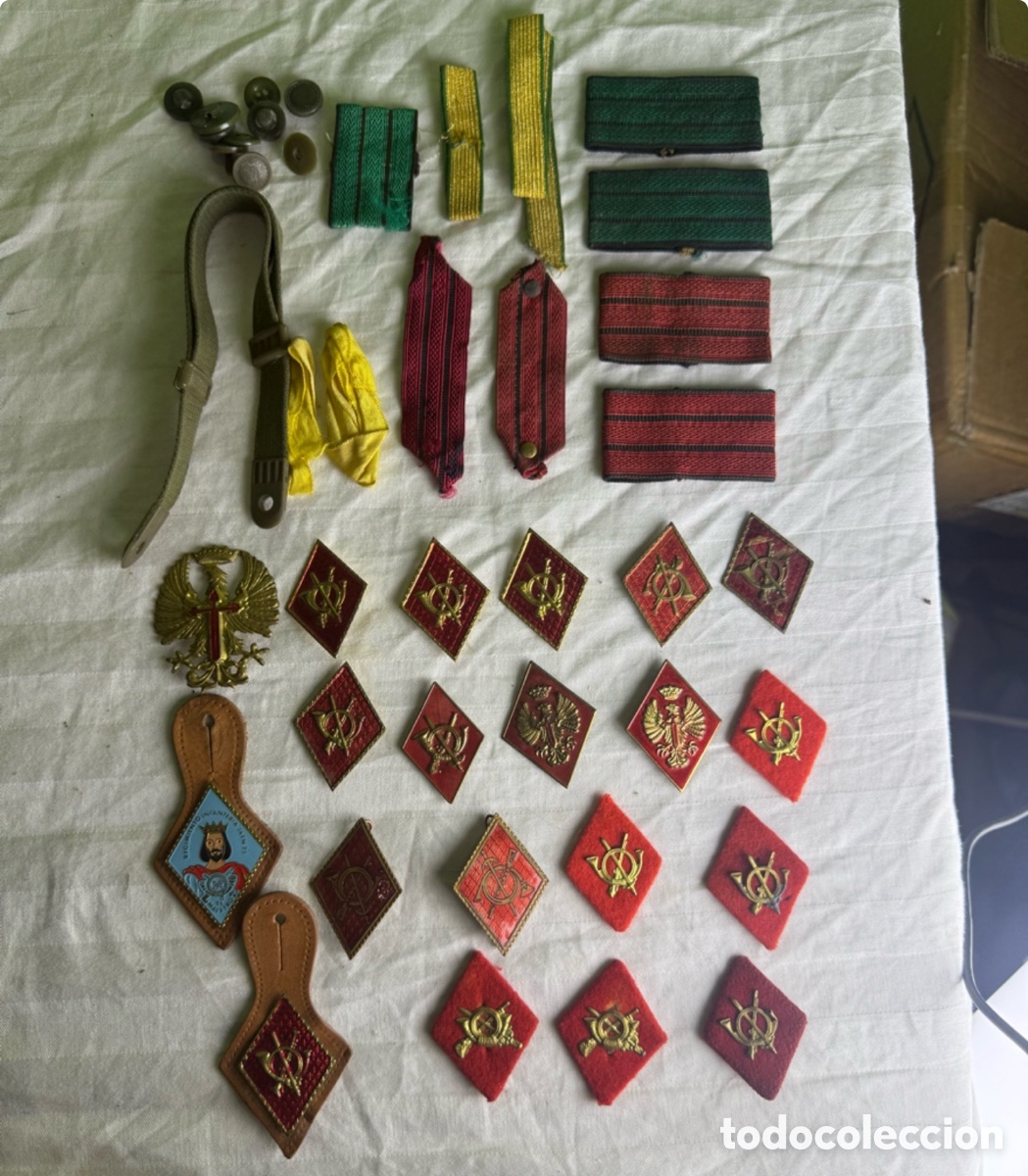 Militaria: COLECCI&Oacute;N DE ROMBOS E INSIGNIAS DE INFANTER&Iacute;A ESPA&Ntilde;OLA &ndash; &Eacute;POCA FRANCO 1939&ndash;1975