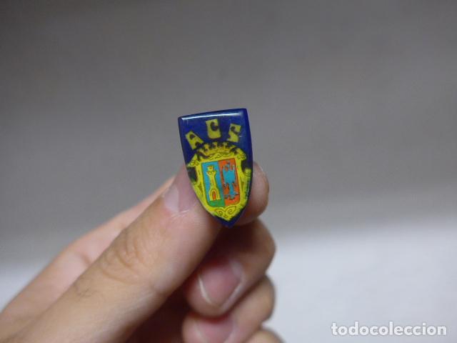 Militaria: Antigua insignia espa&ntilde;ola a identificar, ACS.