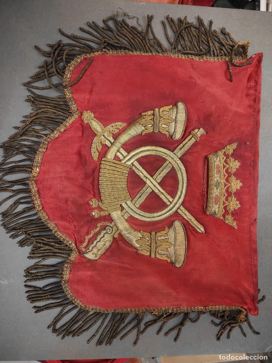 Militaria: Gala de trompeta de infanter&iacute;a &eacute;poca Franco