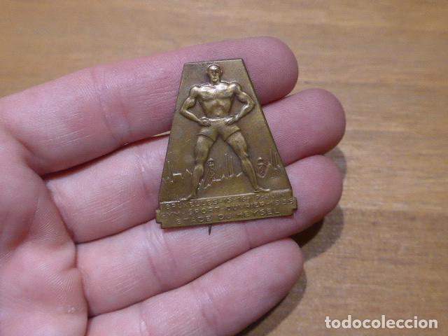 Militaria: Antigua insignia o emblema belga de 1935, gimnasia de trabajadores. Belgica.
