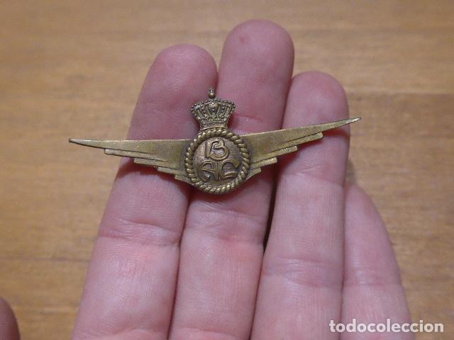 Militaria: Antigua insignia o emblema de piloto de aviacion belga original, Belgica.