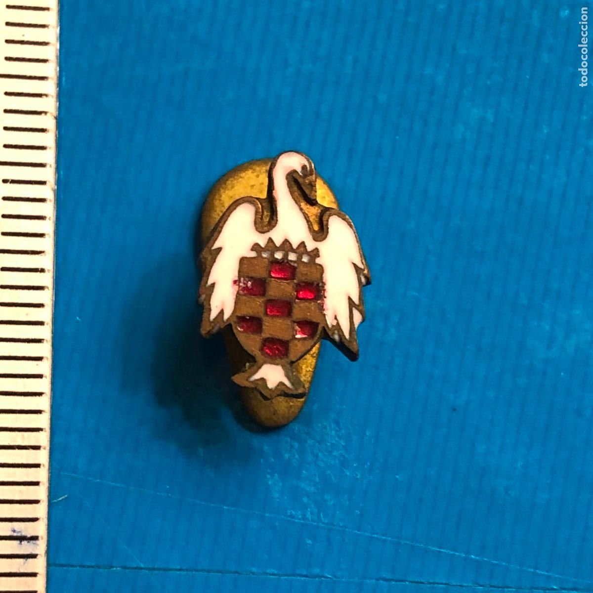 Militaria: FRENTE DE JUVENTUDES, EMBLEMA SOLAPA MINIATURA