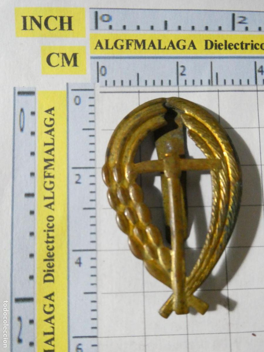 Militaria: INSIGNIA POL&Iacute;TICO MILITAR. SINDICATO VERTICAL FRANCO.