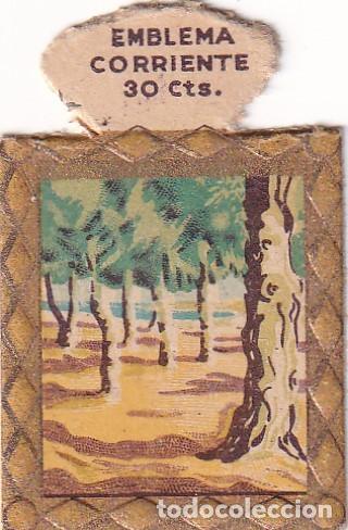 Militaria: VALENCIA . EMBLEMA CORRIENTE 30 CTS FALANGEAUXILIO SOCIAL, Serie M
