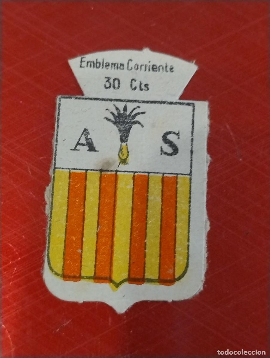 Militaria: AUXILIO SOCIAL. EMBLEMA CORRIENTE. 30 CTS. SERIE X, N&ordm; 7. ESCUDO DE SABADELL, BARCELONA.