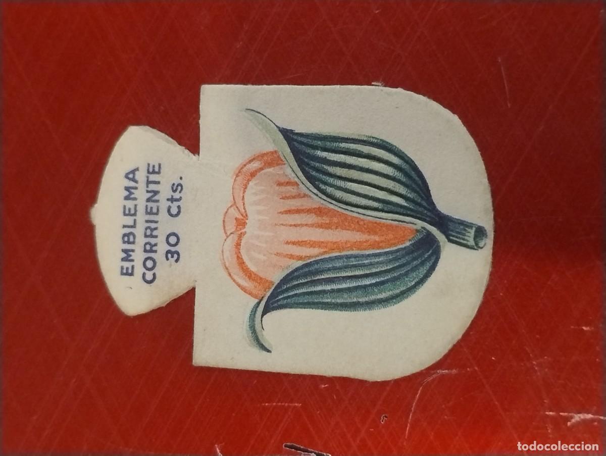 Militaria: Emblema corriente auxilio social serie L n⁰8. FALANGE. TULIP&Aacute;N.