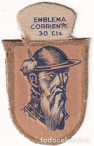 Militaria: Emblema Auxilio Social / Serie G n&ordm; 22 PIZARRO / Insignia posguerra