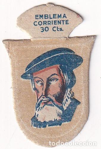 Militaria: Auxilio Social. Emblema Corriente. Hern&aacute;n Cort&eacute;s. 30 Cts. Serie G. N&ordm;21.