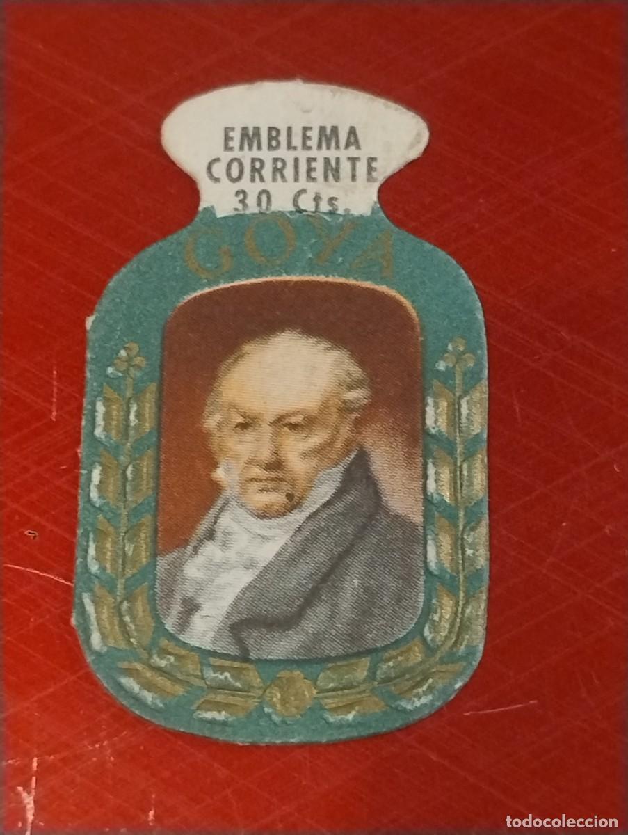 Militaria: EMBLEMA CORRIENTE 30 CTS DE AUXILIO SOCIAL. SER&Iacute;A G N&Uacute;MERO 5 GOYA.