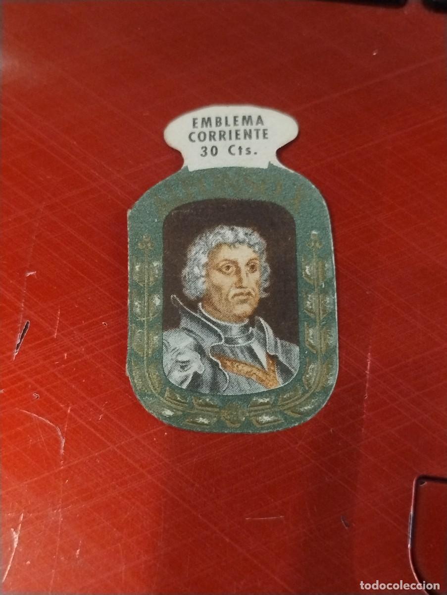 Militaria: ANTIGUO EMBLEMA AUXILIO SOCIAL 30 CENTIMOS SERIE G N&ordm; 3 ALFONSO X A&Ntilde;OS 40