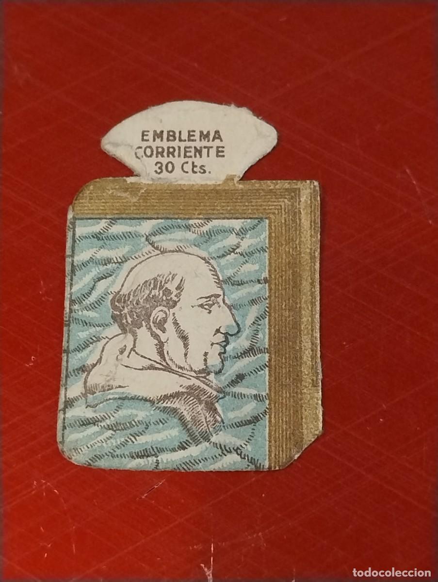 Militaria: EMBLEMA CORRIENTE 30 CTS AUXILIO SOCIAL. SER&Iacute;A G N&Uacute;MERO 14 FRAY LUIS DE GRANADA