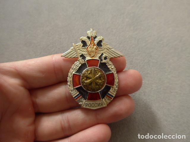 Militaria: Antigua insignia o emblema ruso de especialidad de Artilleria, Rusia.