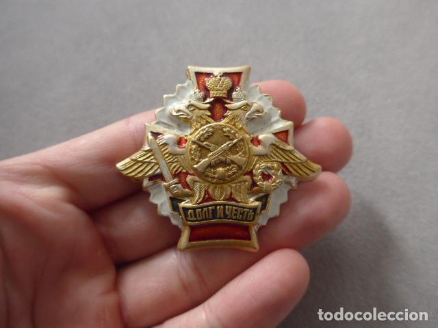 Militaria: Antigua insignia o emblema ruso de especialidad de Fusileros motorizados, Rusia.
