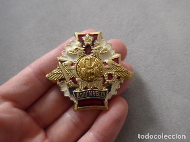 Militaria: Antigua insignia o emblema ruso de especialidad de automovilista, Rusia.