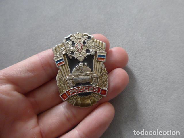 Militaria: Antigua insignia o emblema ruso de especialidad de tanquista, Rusia.