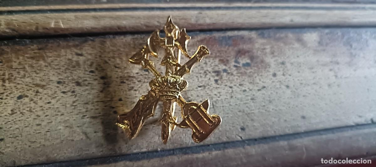 Militaria: Distintivo de la Legi&oacute;n y poco a Juan Carlos