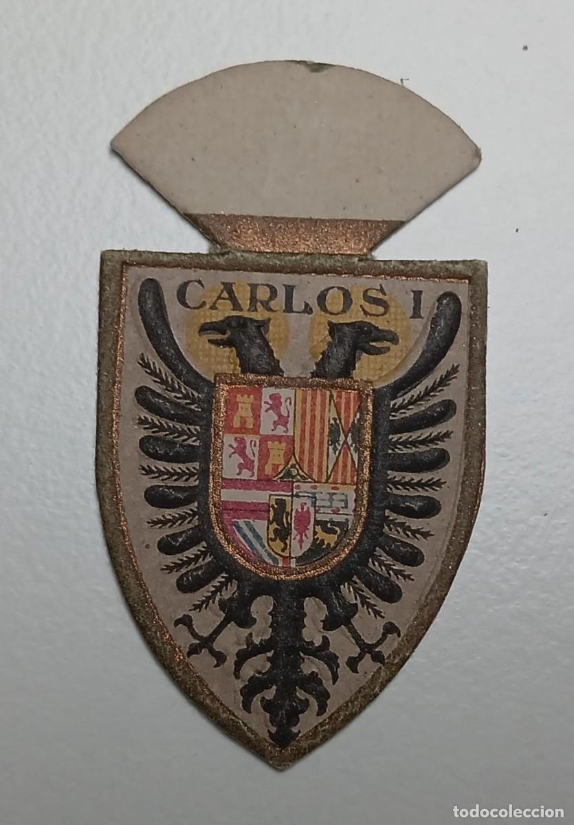 Militaria: Emblema auxilio social, CORRIENTE 30 CTS, serie C, N&ordm; 5, ARMAS DE CARLOS I.