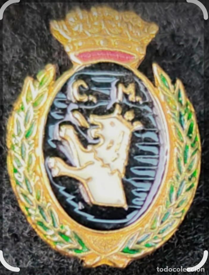 Militaria: INSIGNIA OJAL MILITAR POLICIA C.M. LEON ZARAGOZA CASINO MELILLA GUARDIA CIVIL ???