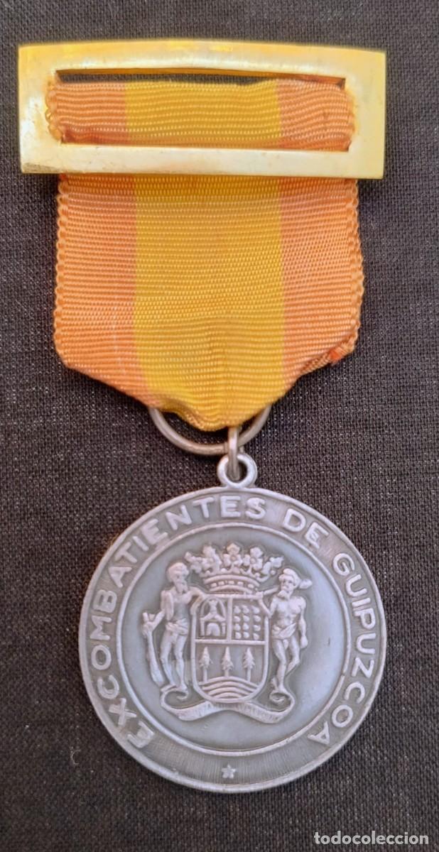 Militaria: MEDALLA EXCOMBATIENTES GUIPUZCOA
