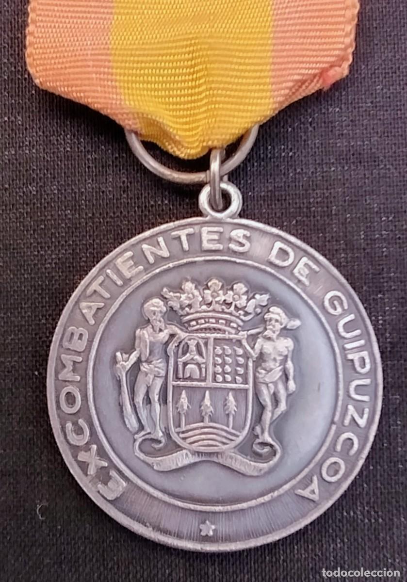 Militaria: MEDALLA EXCOMBATIENTES GUIPUZCOA