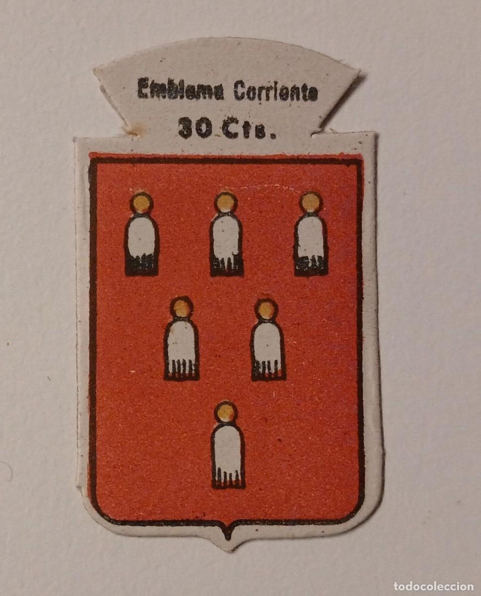 Militaria: Emblema auxilio social, CORRIENTE 30 CTS, serie B, N&ordm; 198, MASCARE&Ntilde;AS.