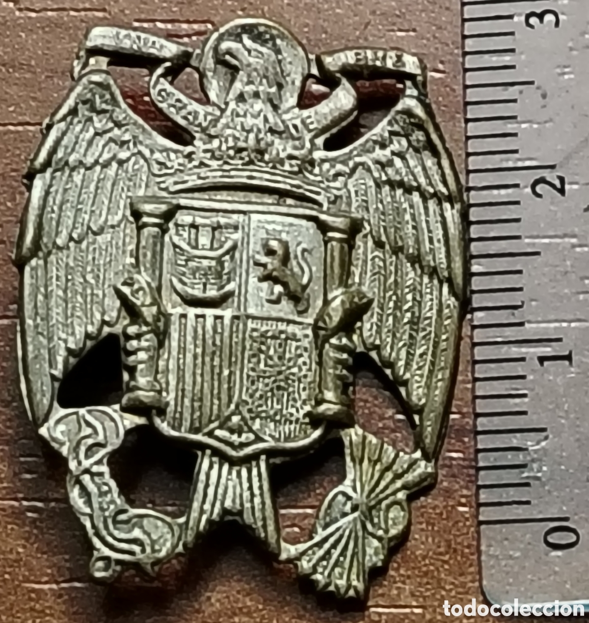 Militaria: Insignia antigua &aacute;guila franquista