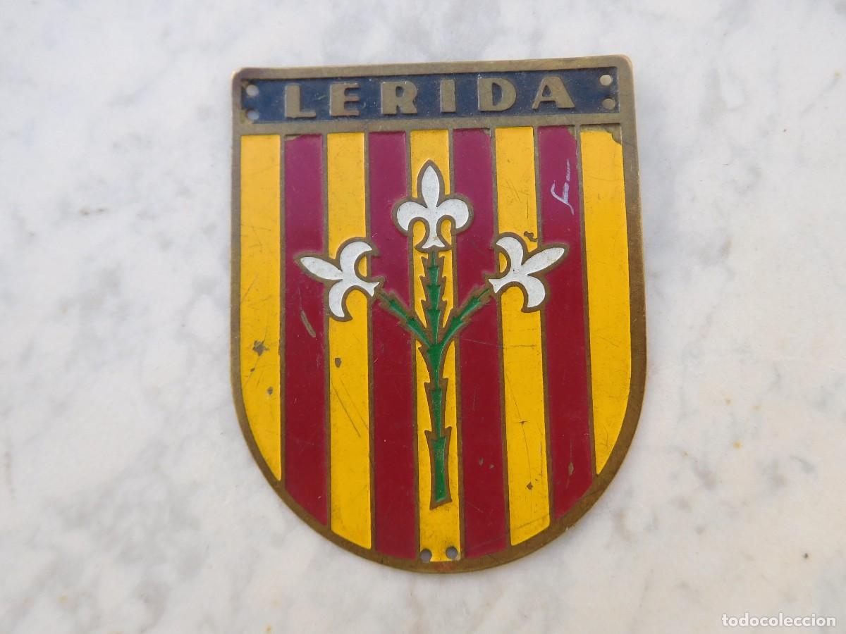 Militaria: Placa de la OJE Lerida frente de juventudes