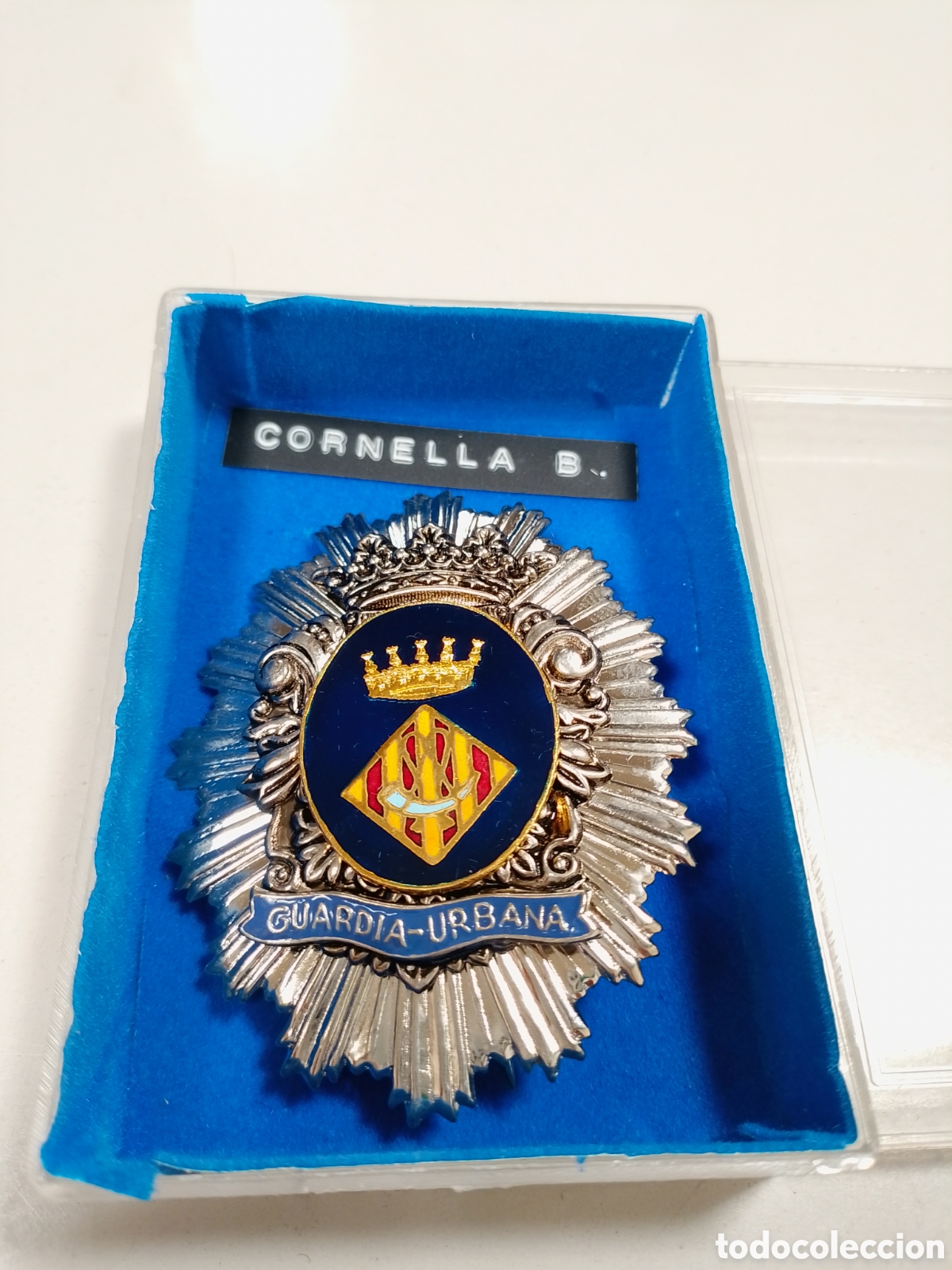 Militaria: Placa insignia Guardia urbana Cornell&aacute; del Llobregat