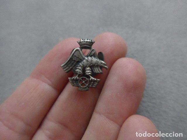 Militaria: Antigua insignia de la Academia de aviacion franquista, de calidad en plata, epoca de Franco