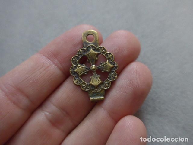Militaria: Antiguo enganche militar del siglo XIX a identificar
