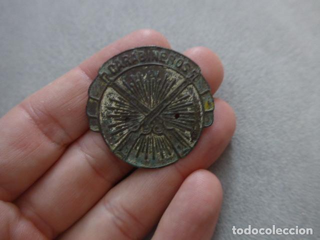 Militaria: Antigua insignia de carabineros de la Republica, original de Guerra civil, emblema grande.