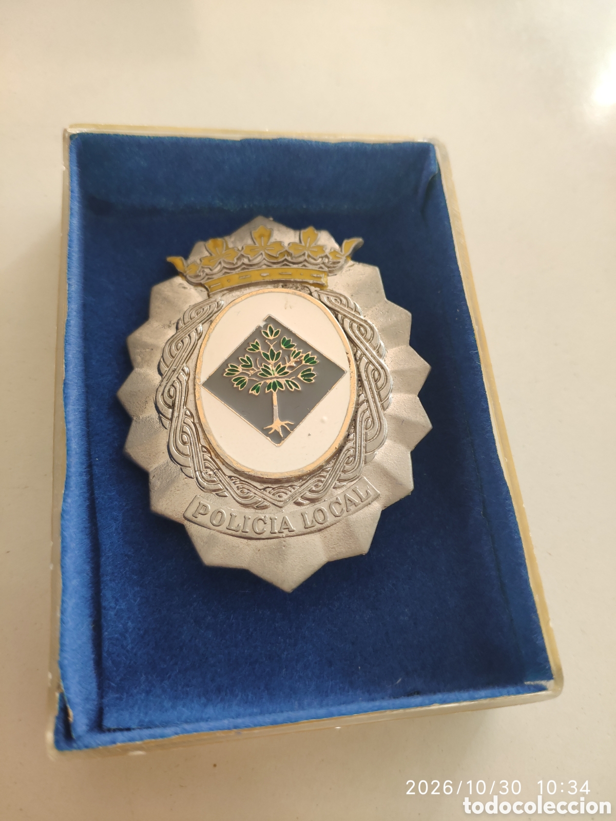 Militaria: Antigua insignia Placa Polic&iacute;a local Lloret de mar