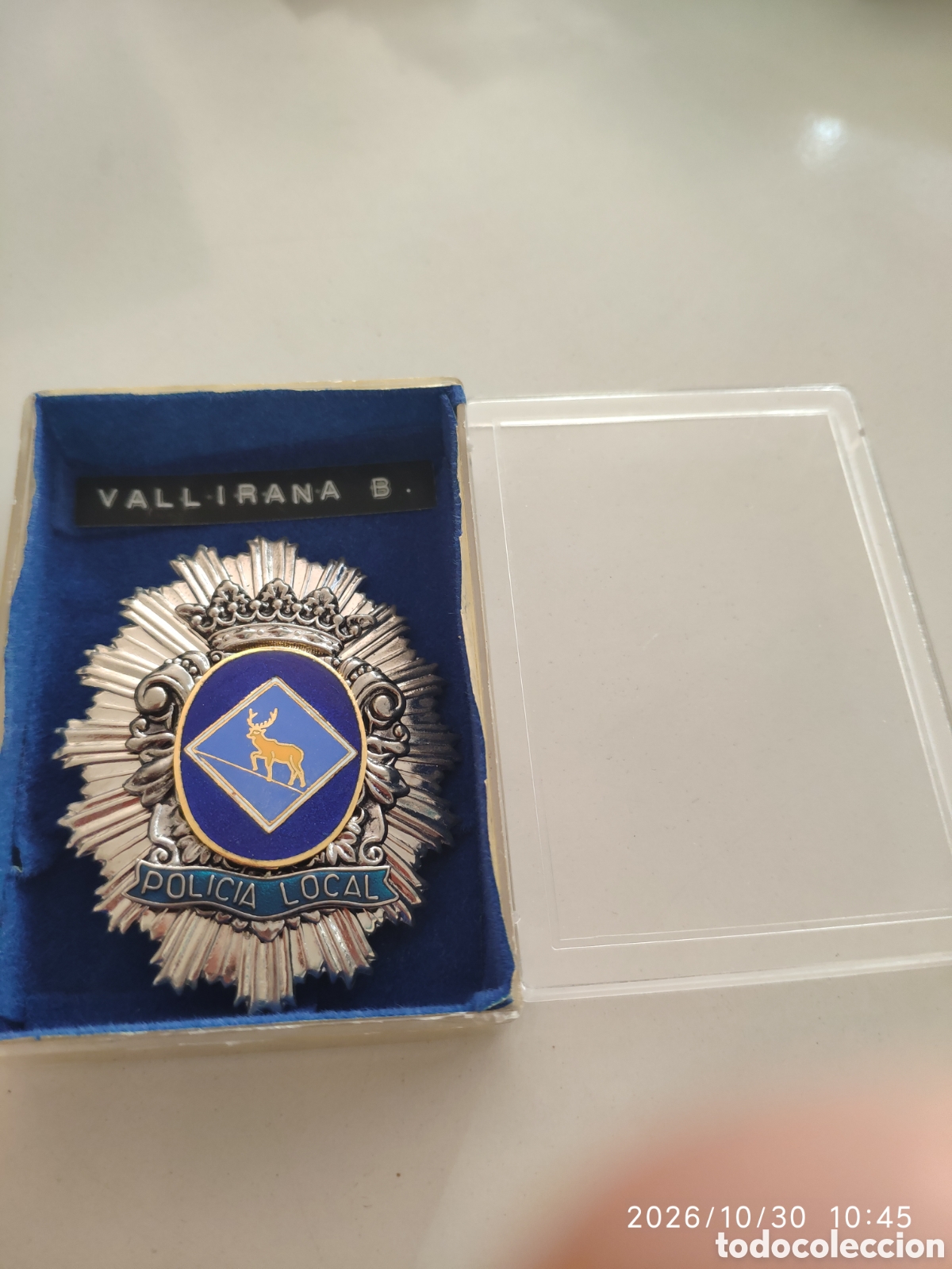 Militaria: Placa insignia Polic&iacute;a local Vallirana barcelona