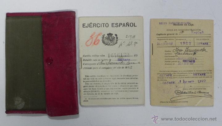 Militaria: LOTE DE ANTIGUA CARTERA MILITAR DE TROPA, HOJA DE CONCENTRACION Y CARTILLA MILITAR CON MUCHISIMOS SE