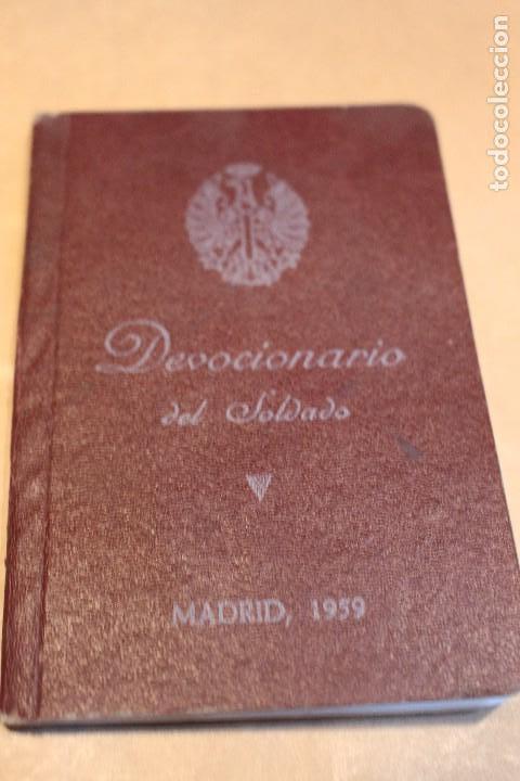 Militaria: Devocionario del soldado Madrid 1959, muy buen estado.
