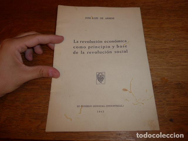 Militaria: Librito de falange. La revolucion economica como principio y base de la revolucion social, 1945