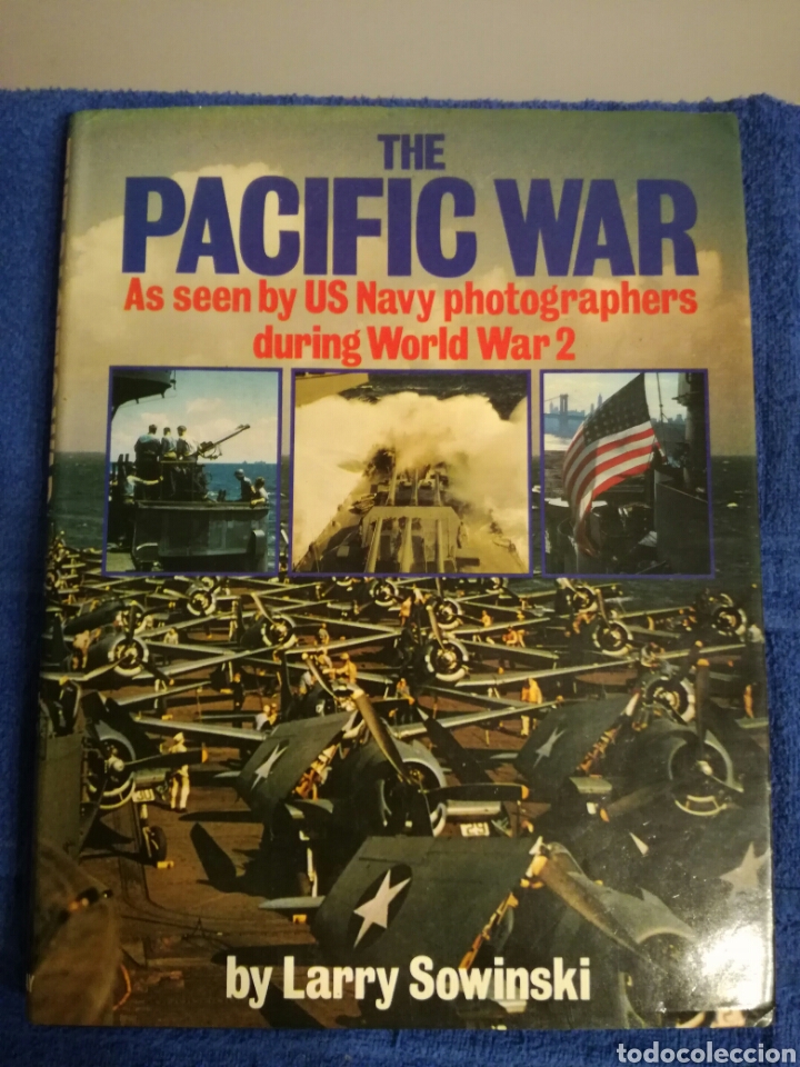 Militaria: Libro sobre el combate aereo y naval en el Pacifico en la Segunda Guerra Mundial.