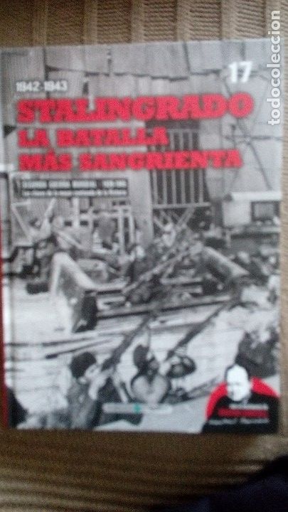 Militaria: Segunda Guerra Mundial, vol. 17: Stalingrado la batalla m&aacute;s sangrienta + DVD La guerra submarina